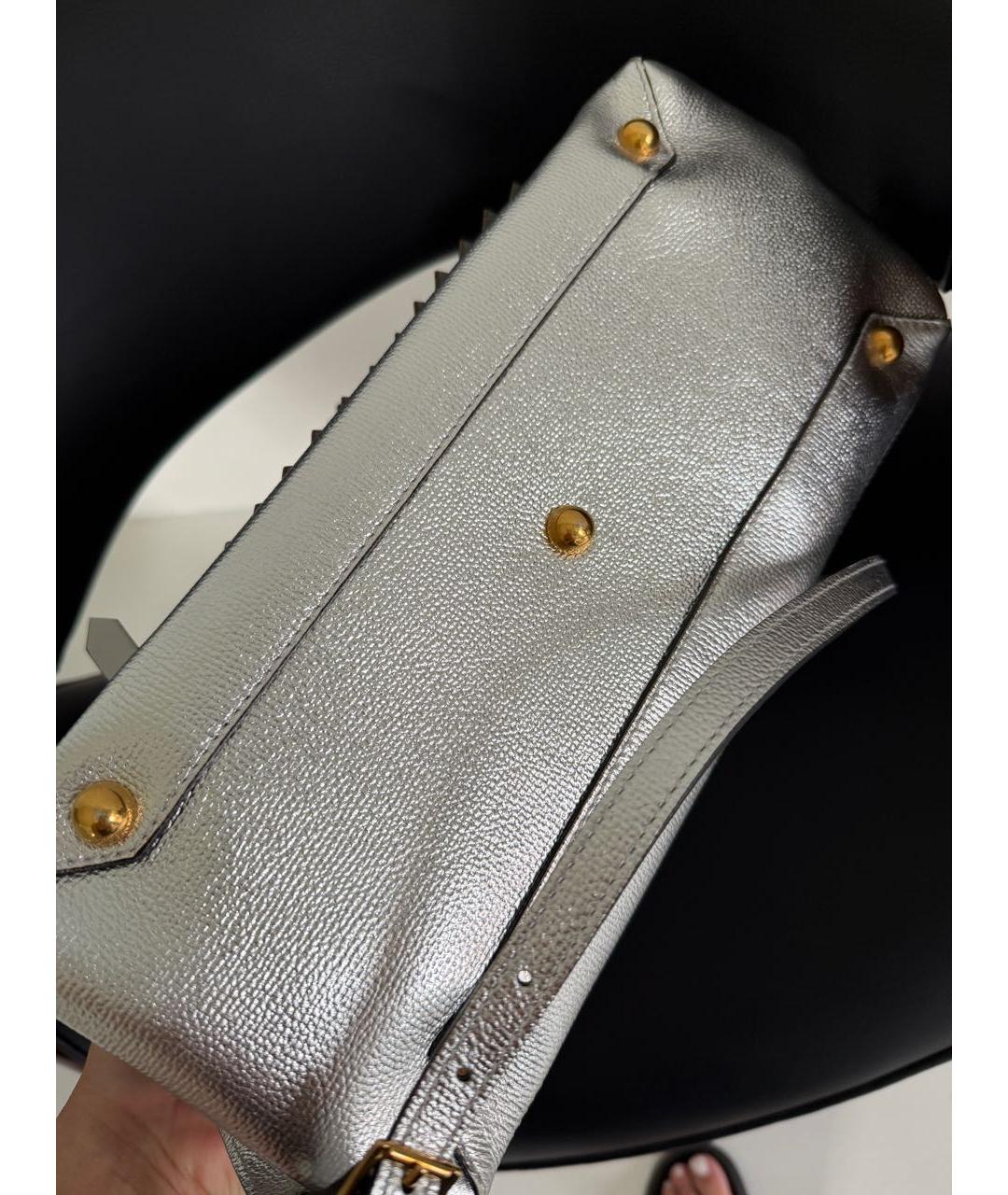 BURBERRY Серебряная кожаная сумка с короткими ручками, фото 2