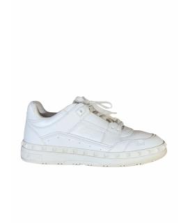VALENTINO Низкие кроссовки / кеды