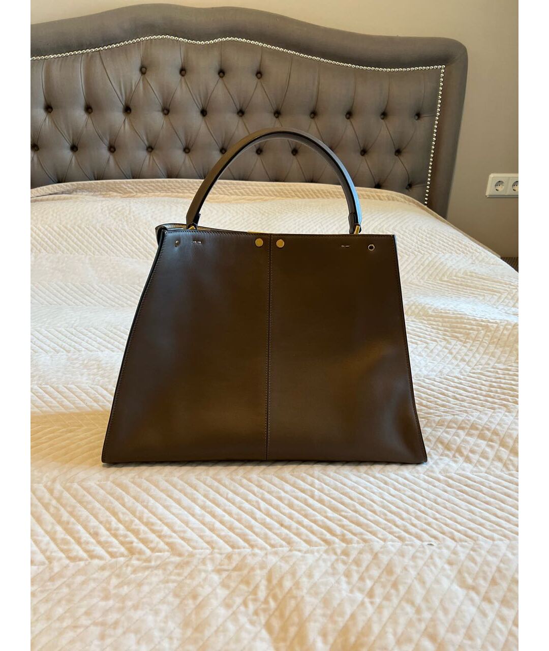 FENDI Коричневая кожаная сумка с короткими ручками, фото 3