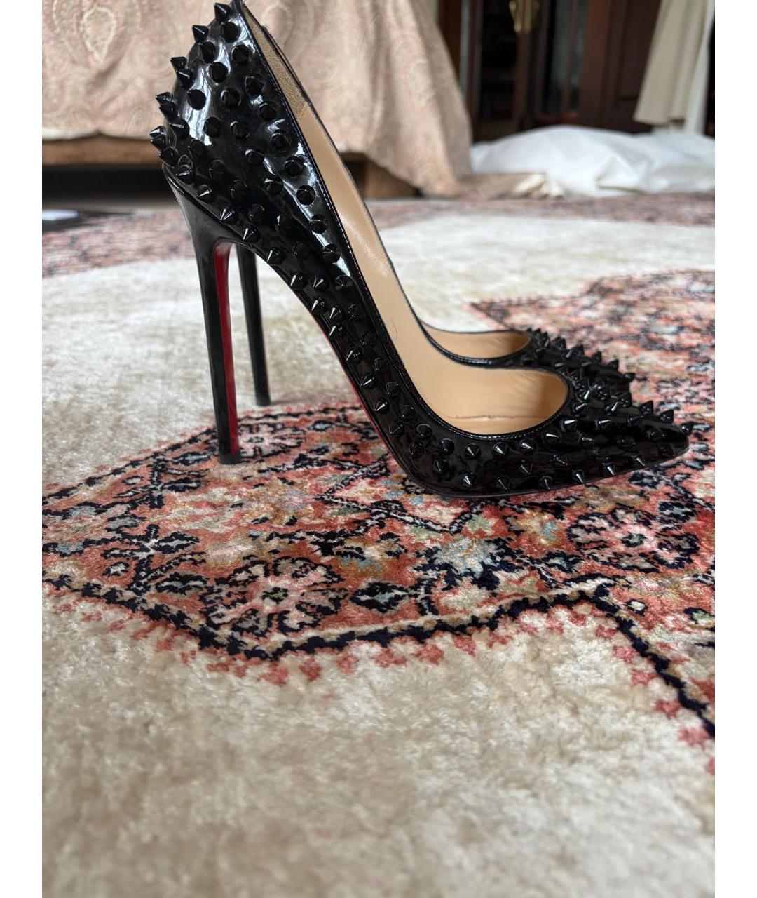 CHRISTIAN LOUBOUTIN Черные туфли из лакированной кожи, фото 6