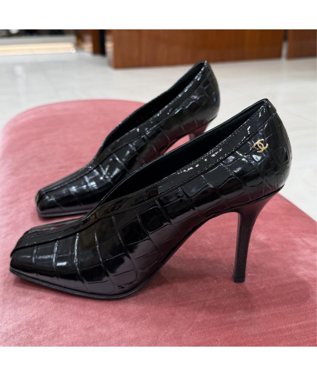 CHANEL Черные туфли из лакированной кожи, фото 5