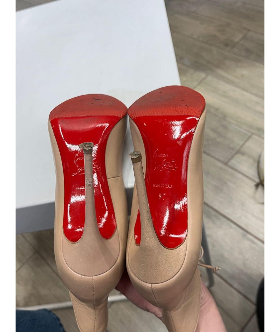 CHRISTIAN LOUBOUTIN Бежевые туфли из лакированной кожи, фото 4