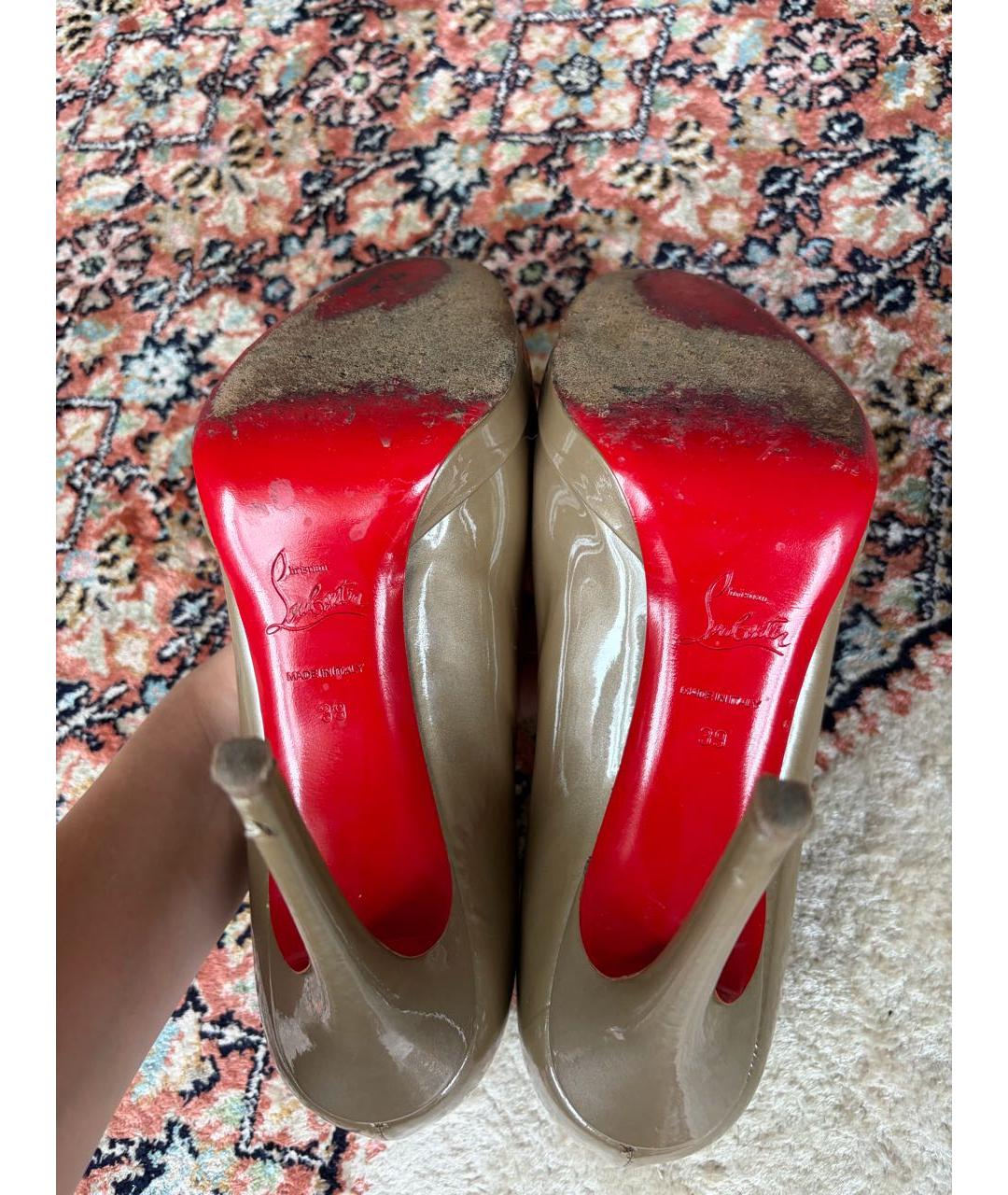 CHRISTIAN LOUBOUTIN Серые туфли из лакированной кожи, фото 5