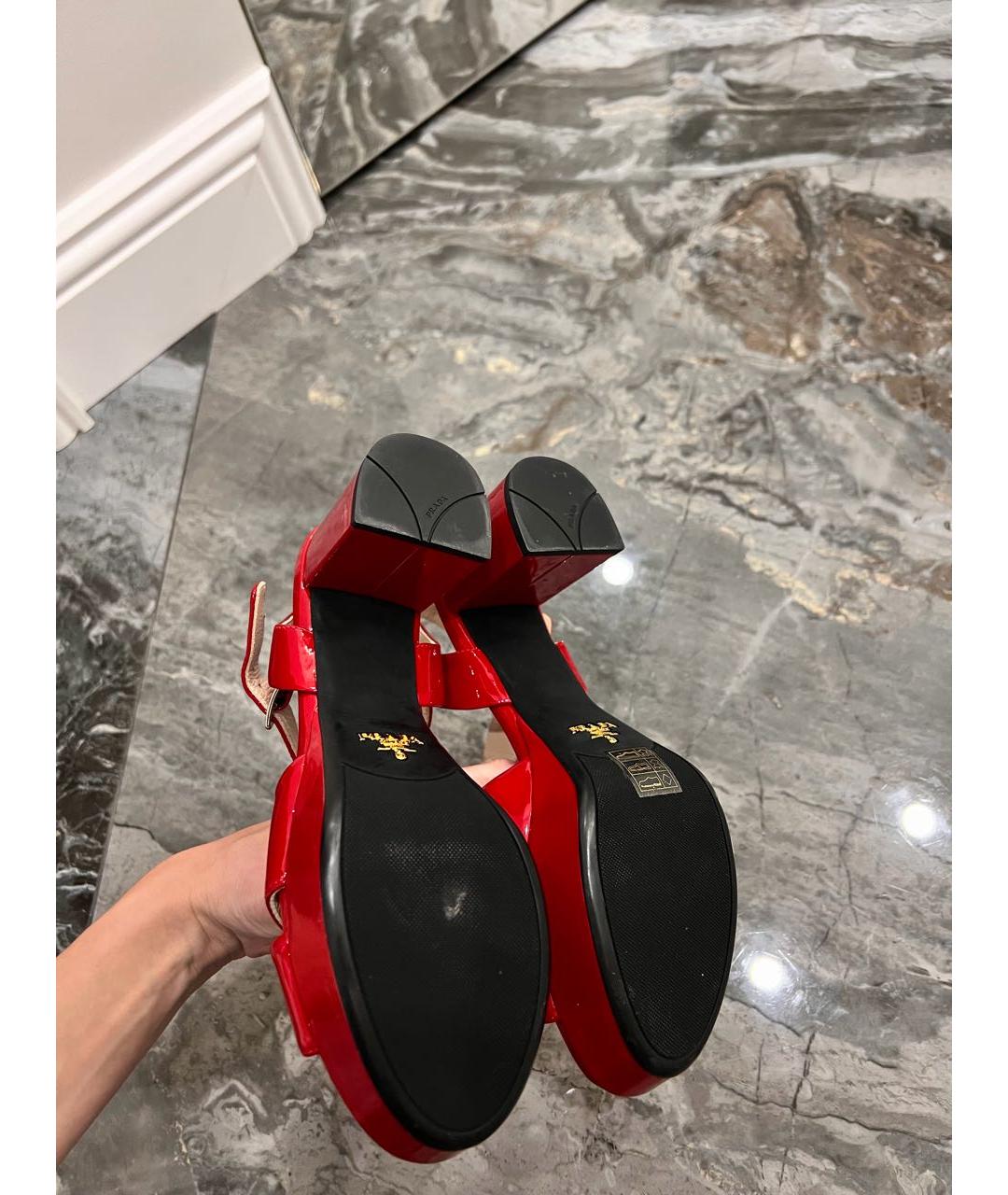 PRADA Красные босоножки из лакированной кожи, фото 7