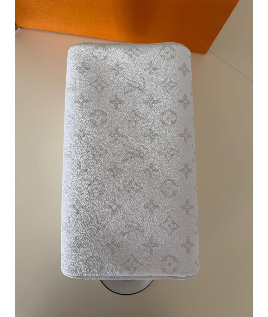LOUIS VUITTON Белая косметичка, фото 3