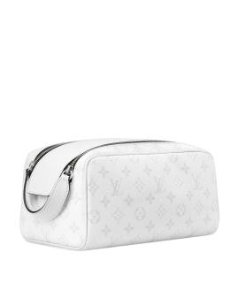 LOUIS VUITTON Косметичка