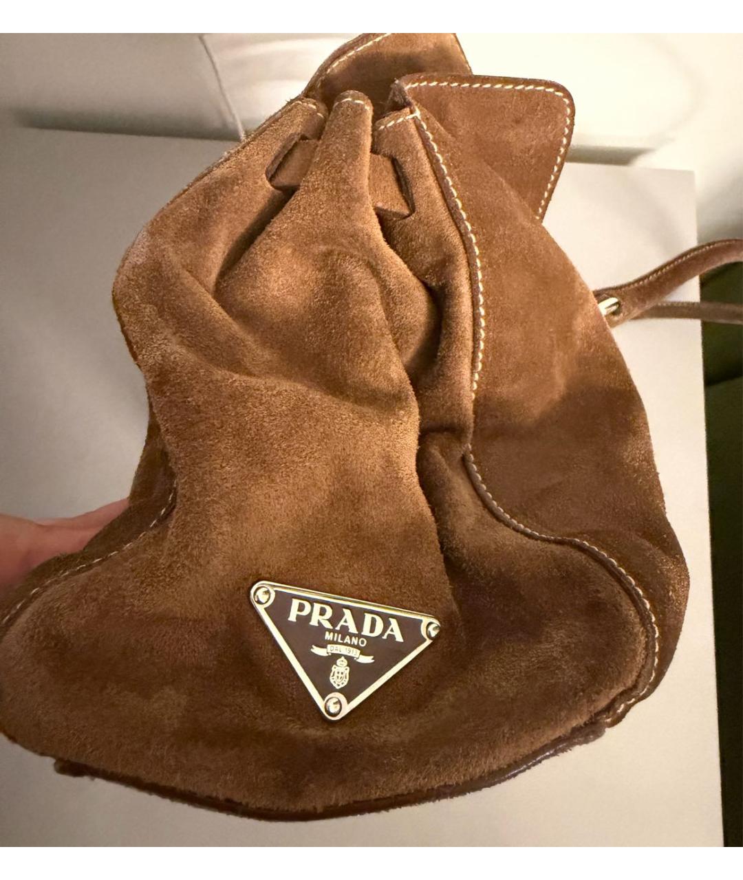 PRADA Коричневая замшевая сумка с короткими ручками, фото 2