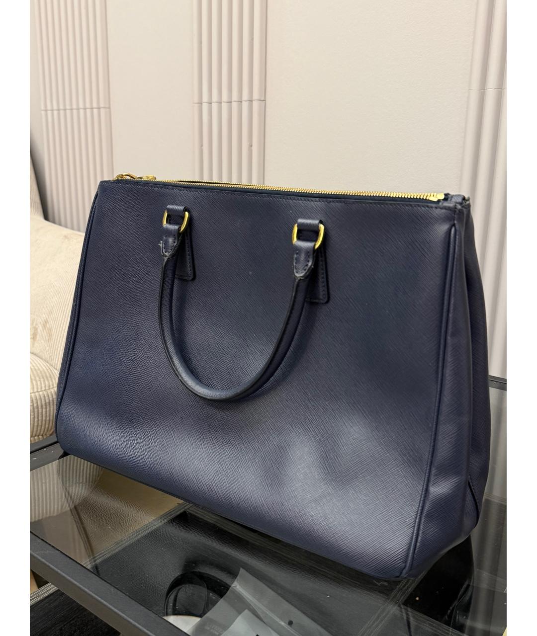 PRADA Темно-синяя кожаная сумка с короткими ручками, фото 2