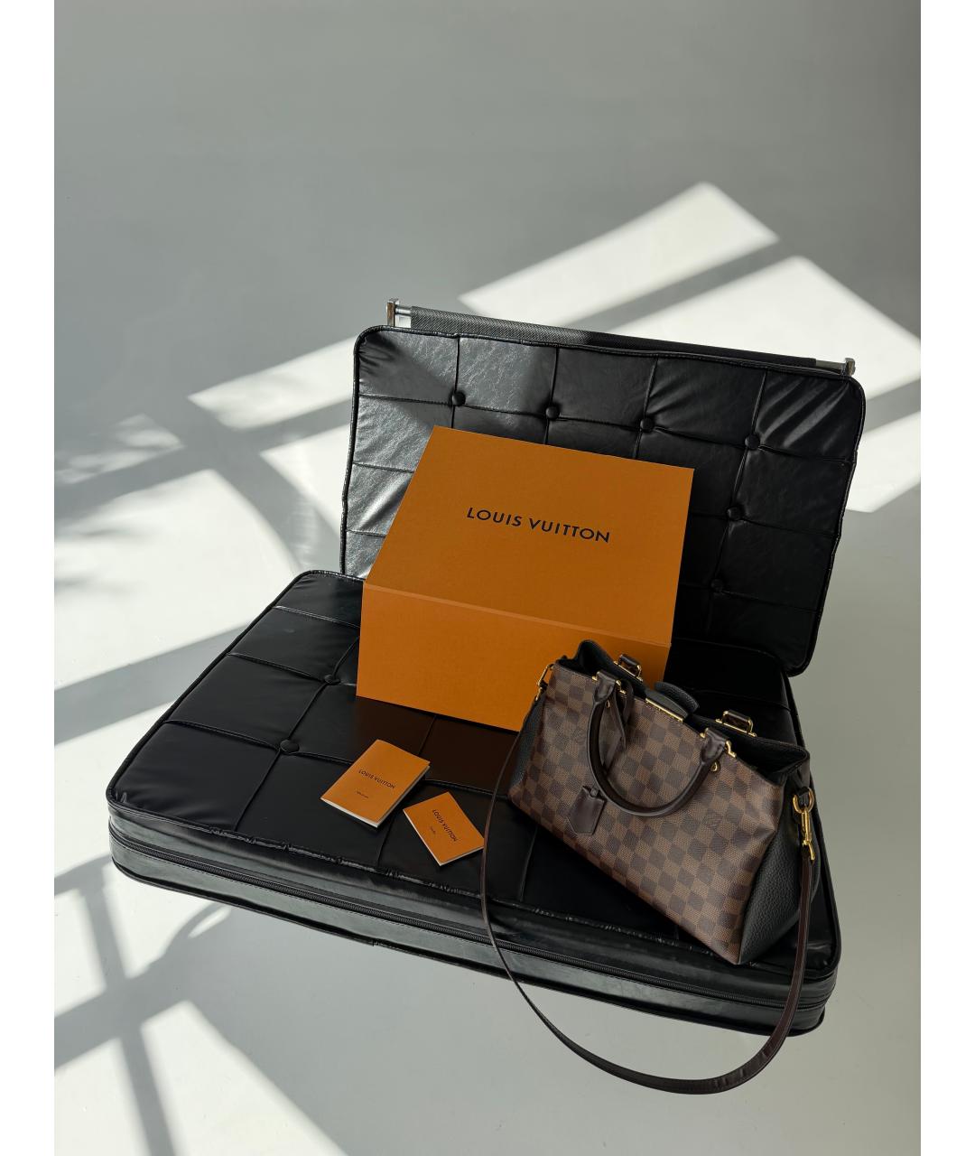 LOUIS VUITTON Коричневая сумка с короткими ручками, фото 3