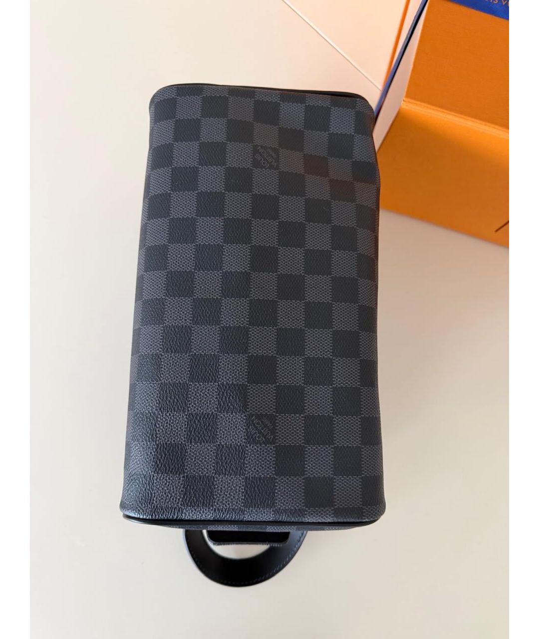 LOUIS VUITTON Черная косметичка, фото 5