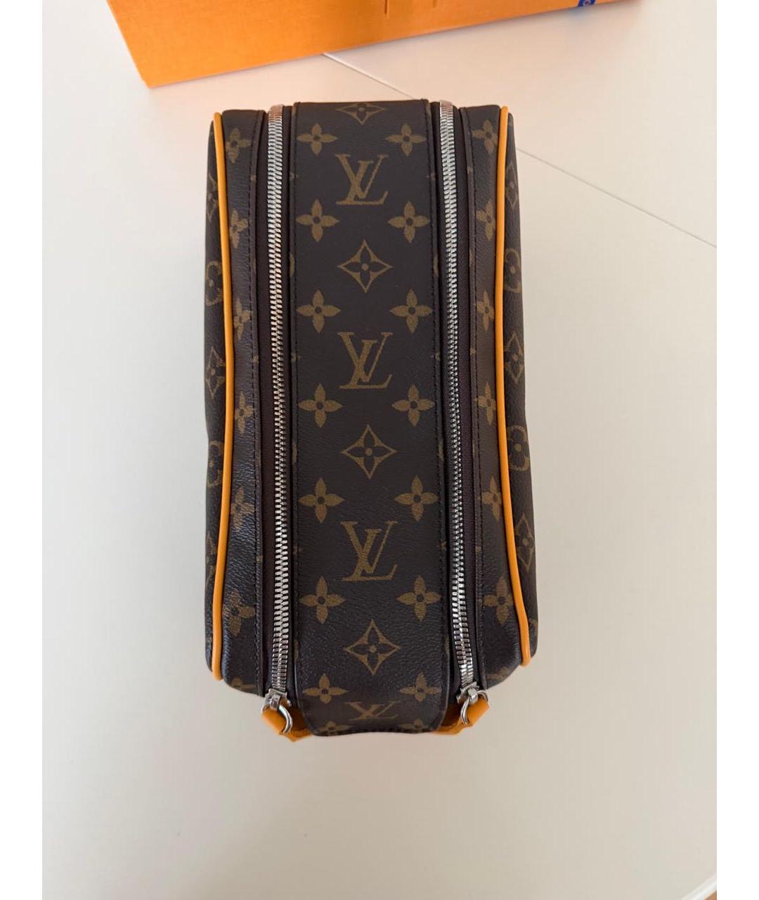 LOUIS VUITTON Коричневая косметичка, фото 5
