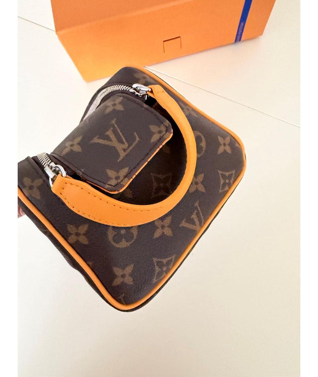 LOUIS VUITTON Коричневая косметичка, фото 4