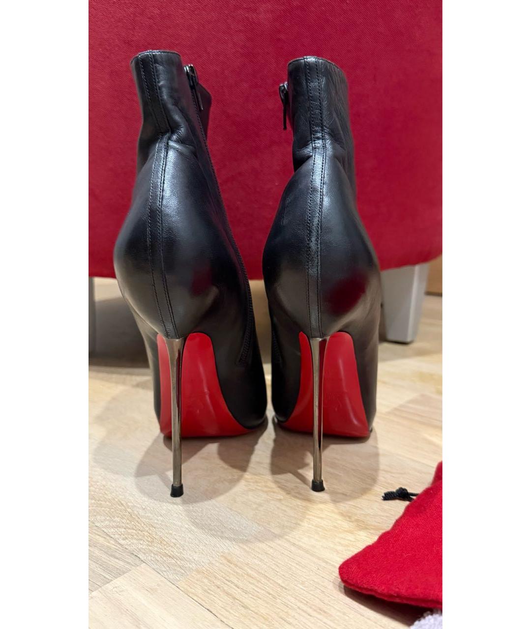 CHRISTIAN LOUBOUTIN Черные кожаные ботильоны, фото 4