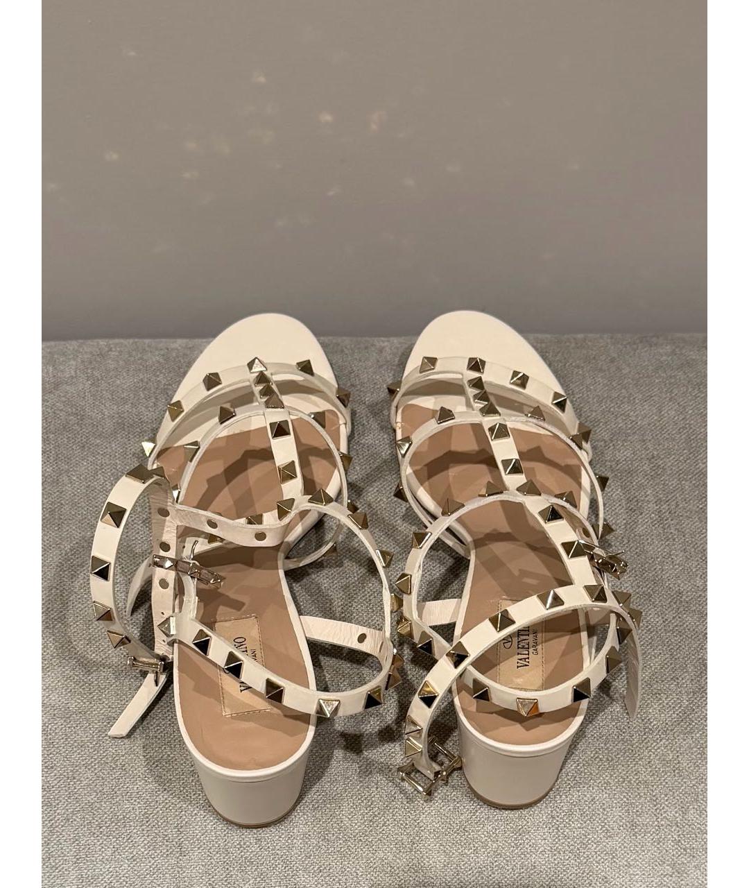 VALENTINO Бежевые кожаные босоножки, фото 3