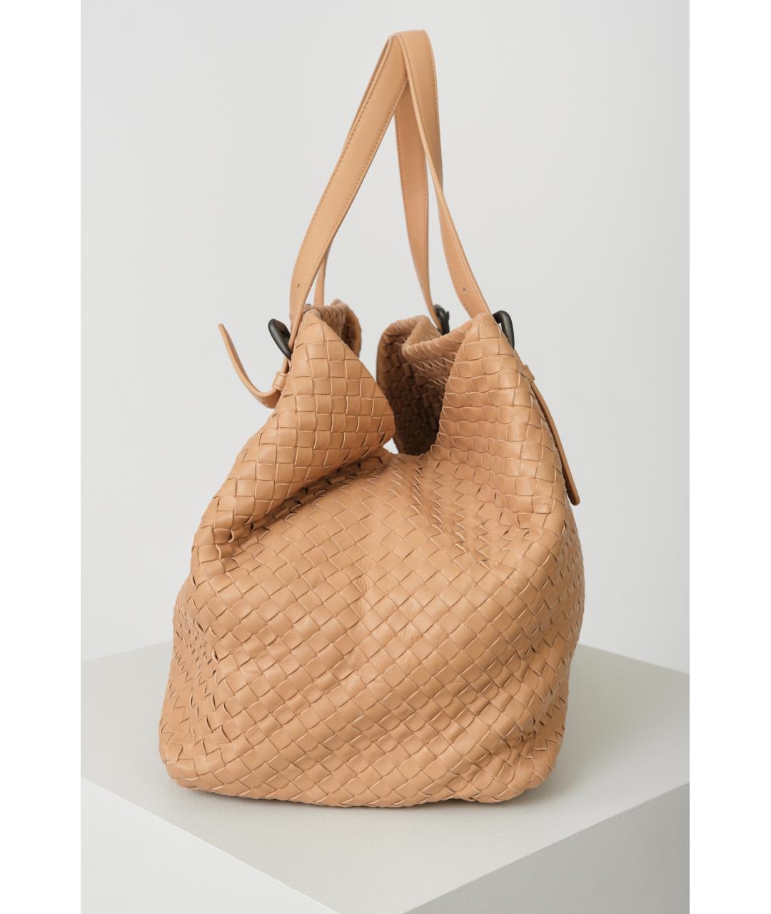BOTTEGA VENETA Бежевая кожаная сумка тоут, фото 3