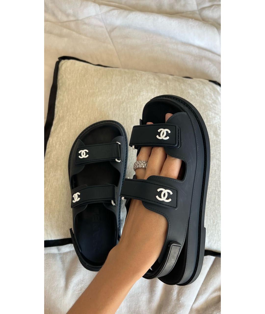 CHANEL Темно-синие резиновые сандалии, фото 5