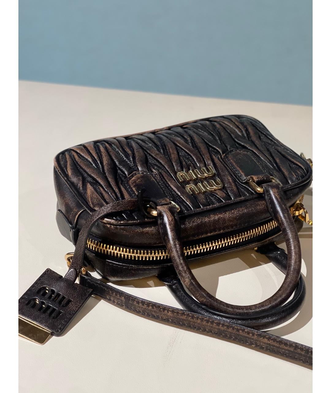 MIU MIU Коричневая кожаная сумка с короткими ручками, фото 6