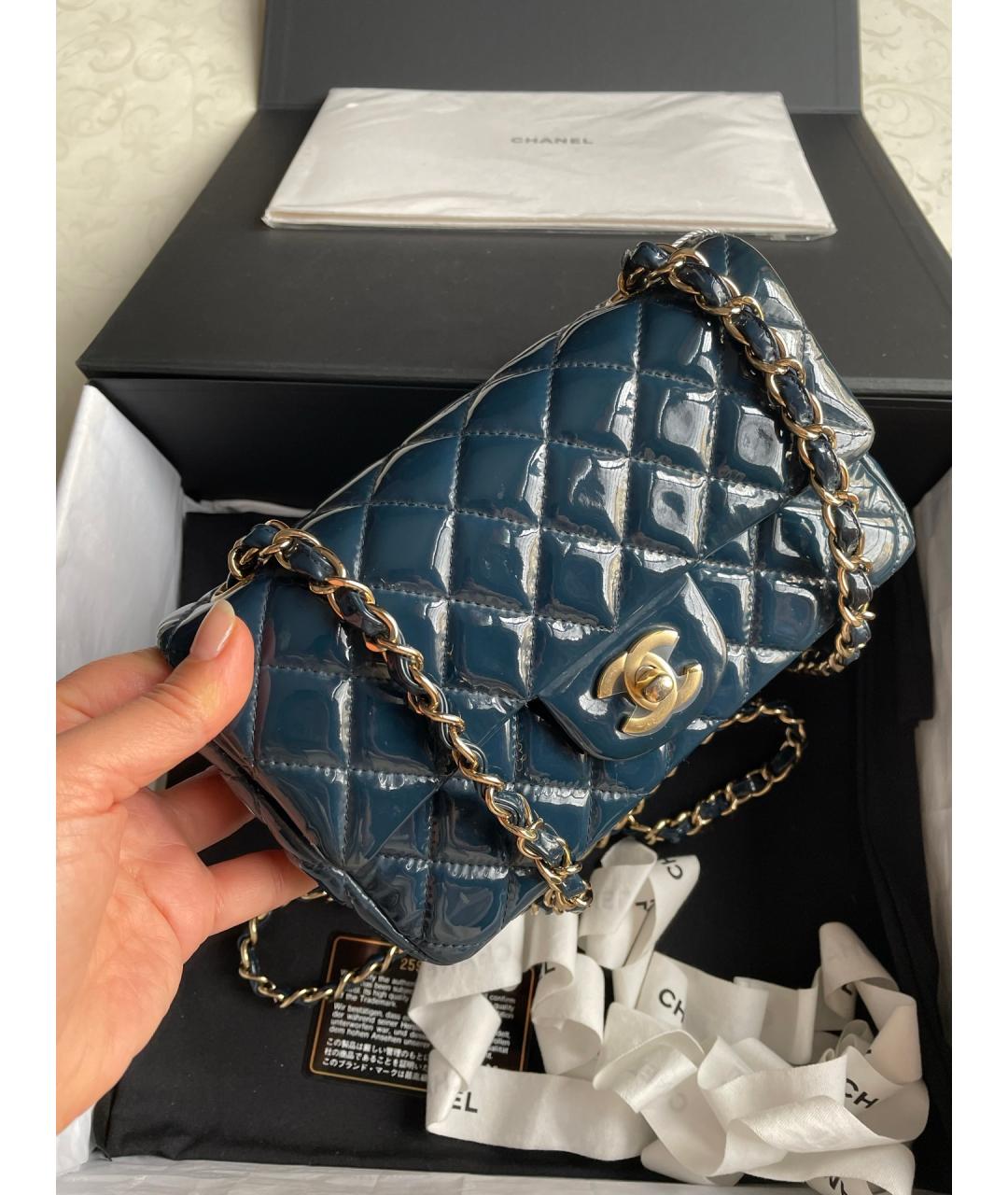CHANEL Синяя сумка через плечо из лакированной кожи, фото 2