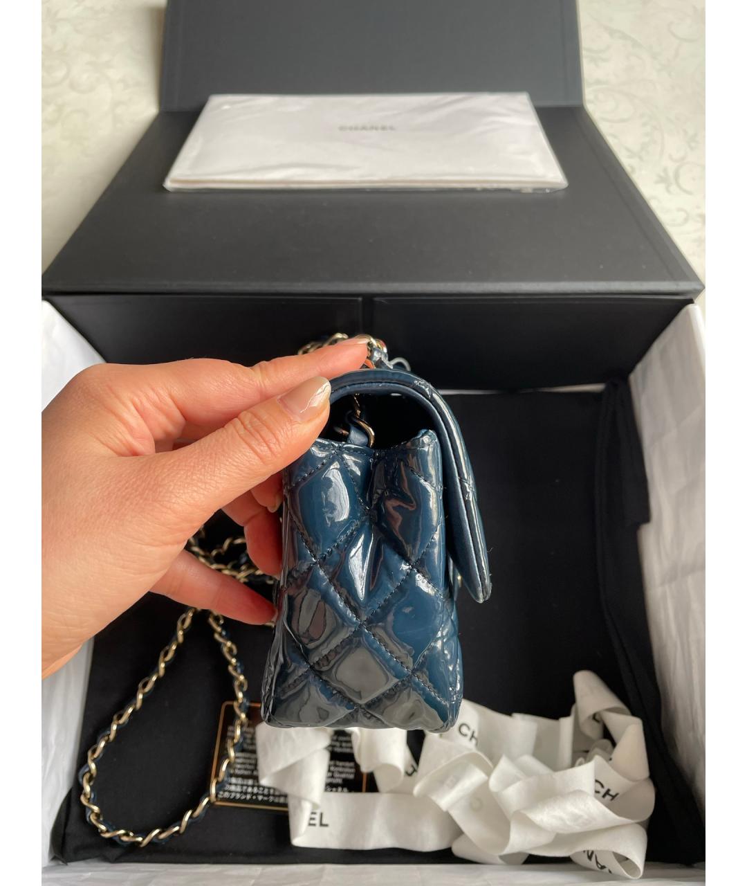 CHANEL Синяя сумка через плечо из лакированной кожи, фото 5