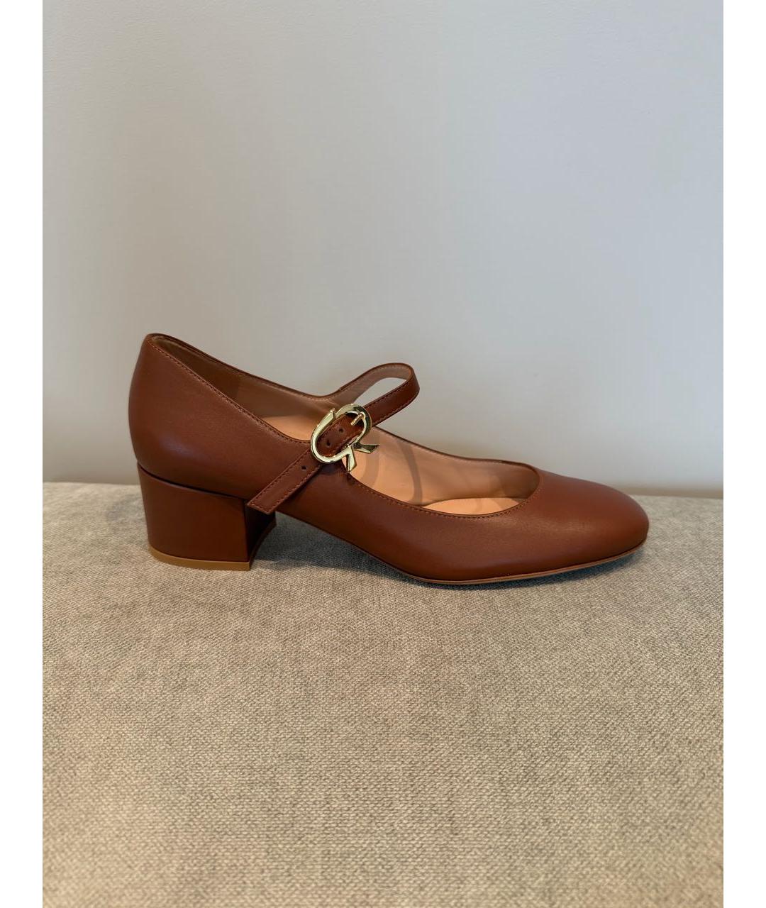 GIANVITO ROSSI Коричневые кожаные лодочки на низком каблуке, фото 7