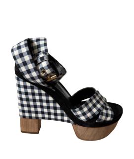 LOUIS VUITTON Босоножки