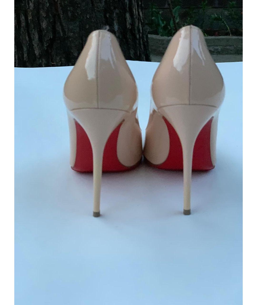 CHRISTIAN LOUBOUTIN Бежевые туфли из лакированной кожи, фото 4