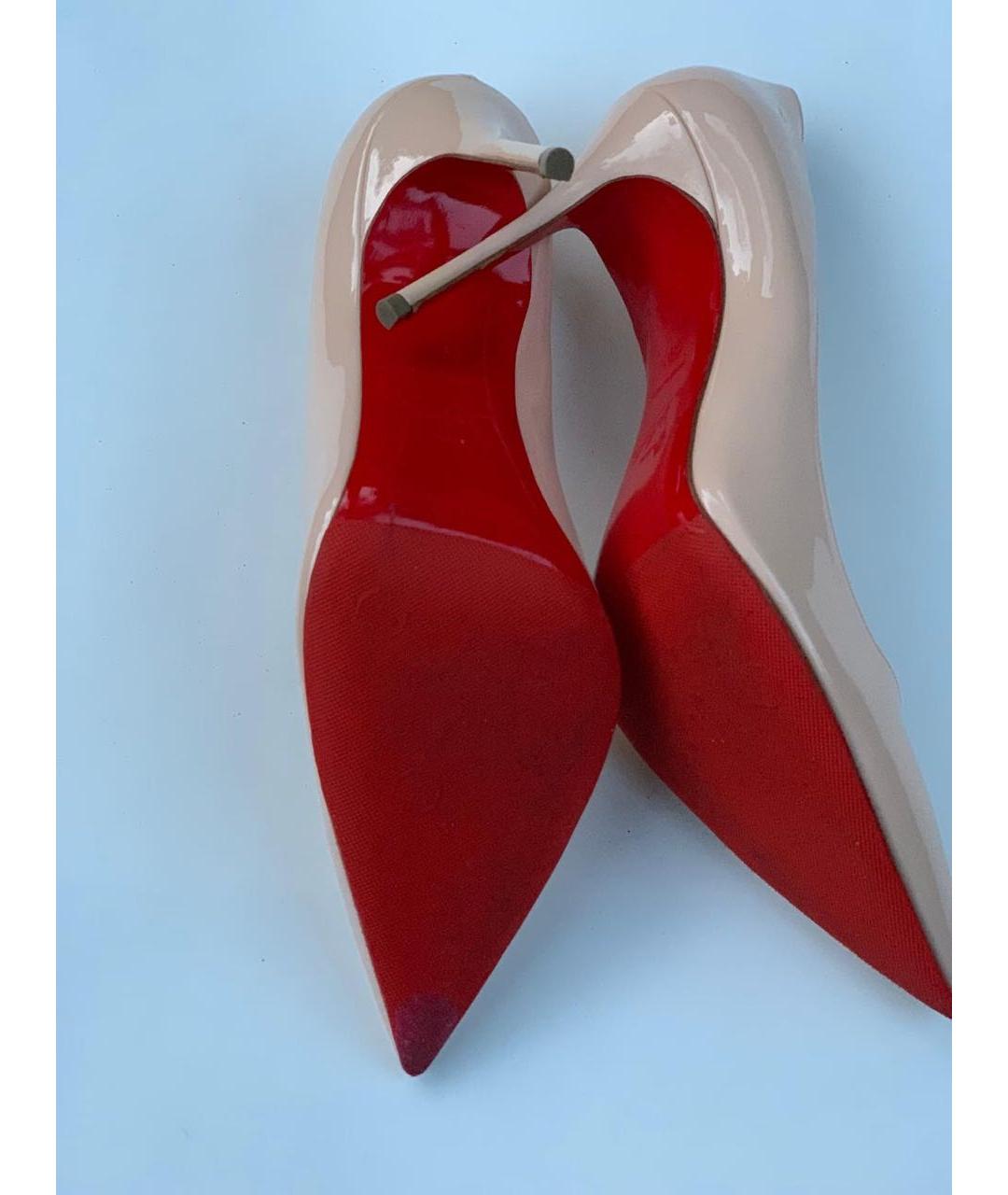 CHRISTIAN LOUBOUTIN Бежевые туфли из лакированной кожи, фото 5