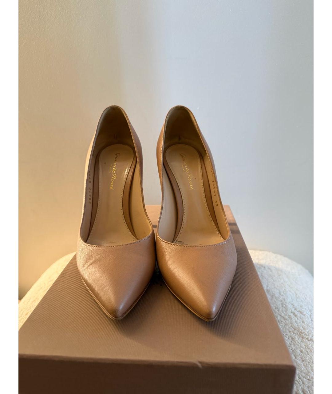 GIANVITO ROSSI Бежевые кожаные туфли, фото 2