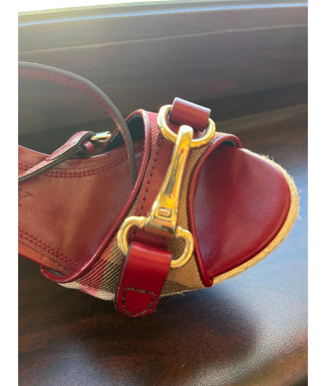 BURBERRY Бордовые кожаные босоножки, фото 8