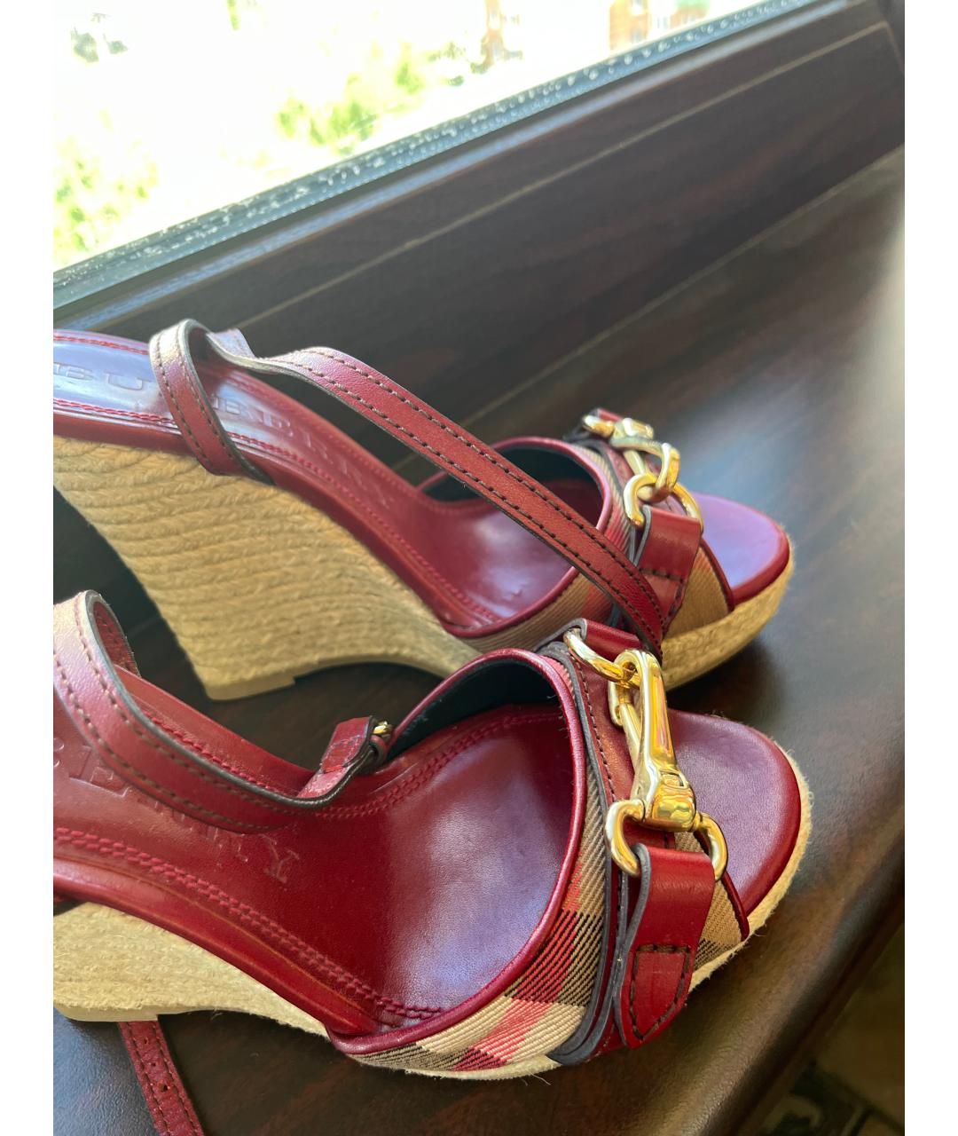 BURBERRY Бордовые кожаные босоножки, фото 4