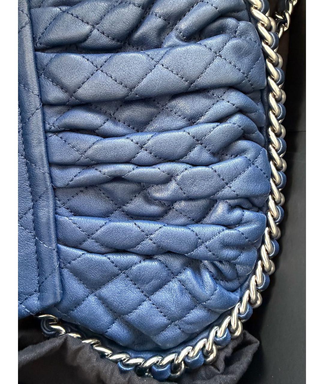 CHANEL Темно-синяя кожаная сумка через плечо, фото 3