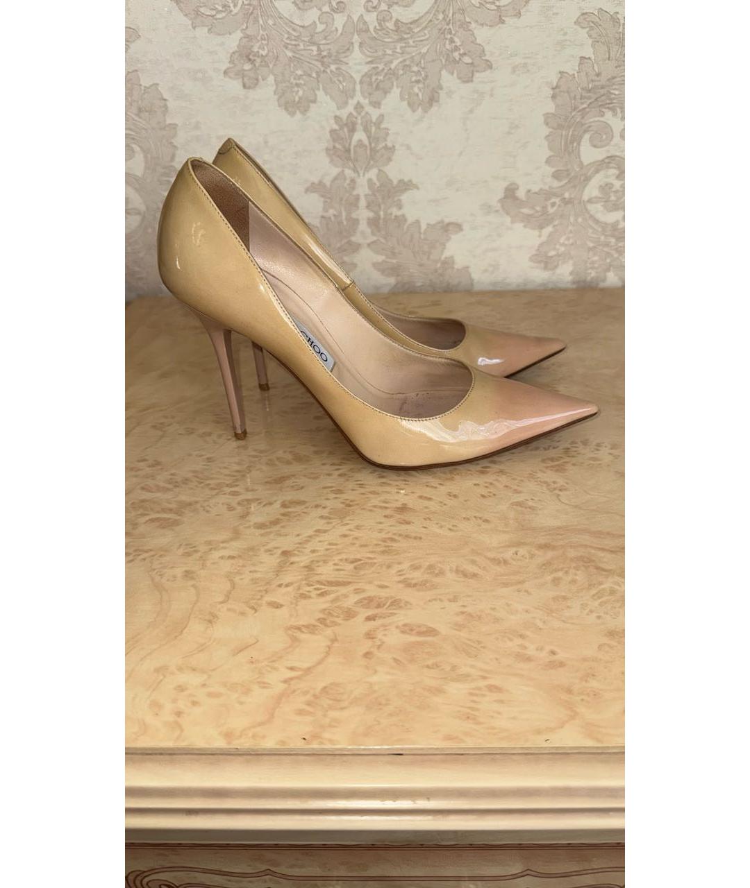 JIMMY CHOO Бежевые туфли из лакированной кожи, фото 2