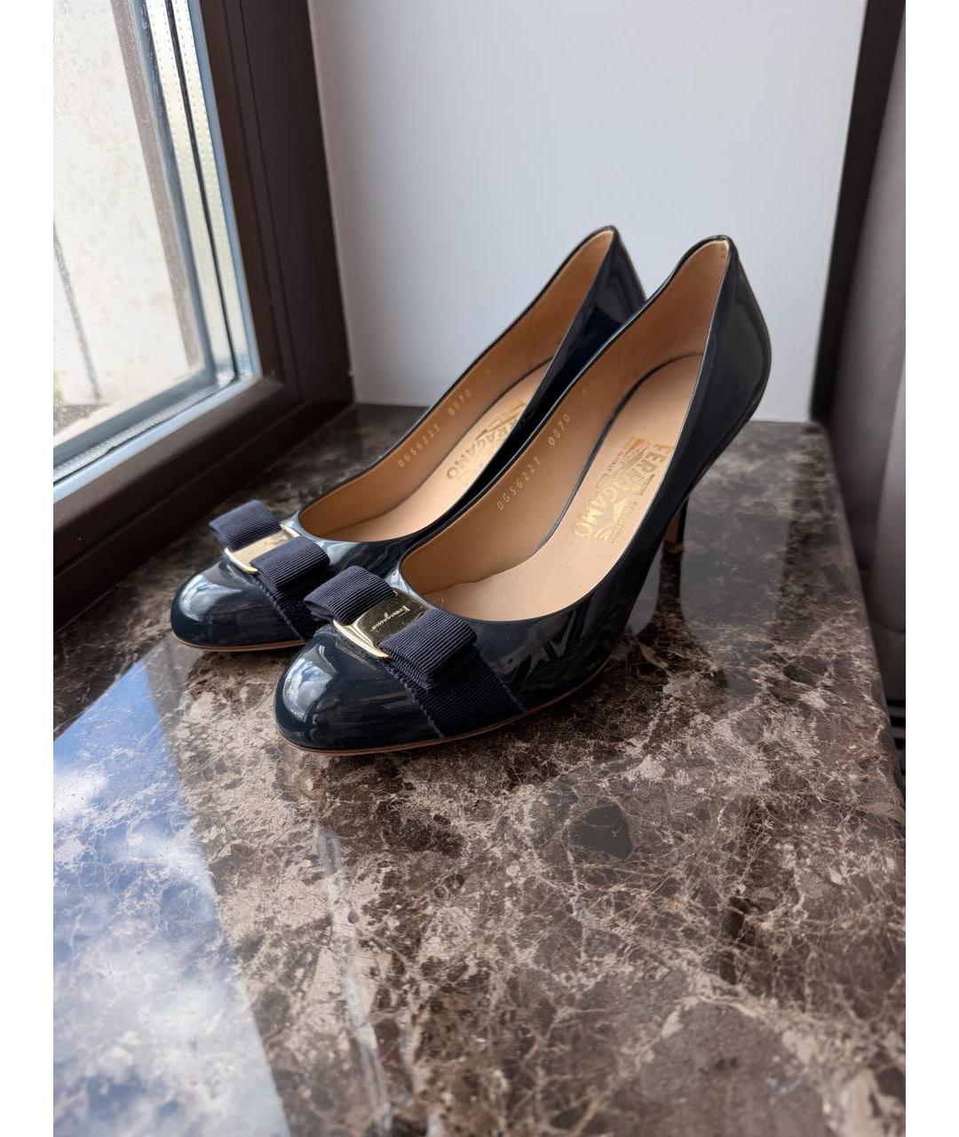 FERRAGAMO Темно-синие кожаные туфли, фото 5