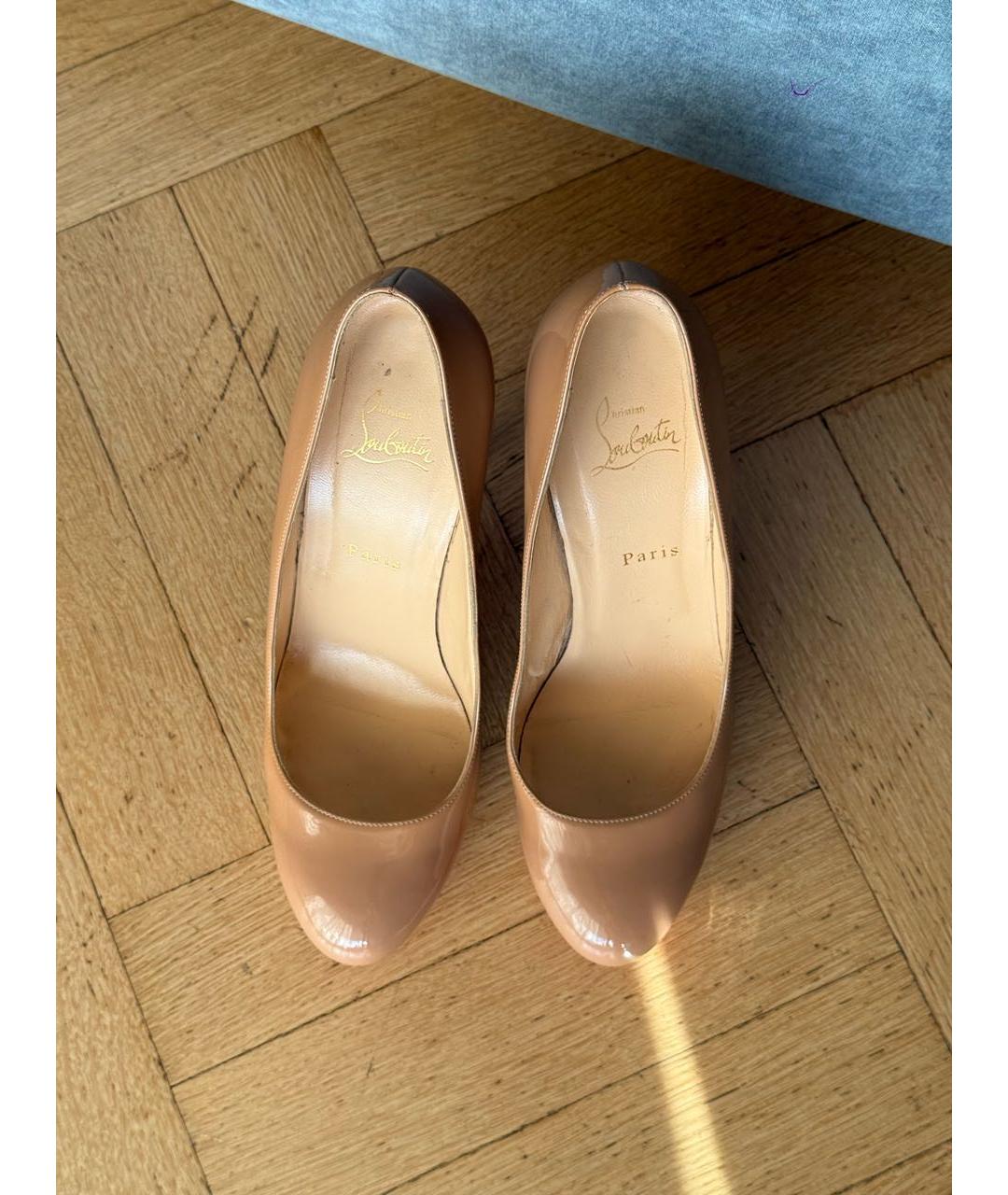 CHRISTIAN LOUBOUTIN Бежевые туфли из лакированной кожи, фото 3