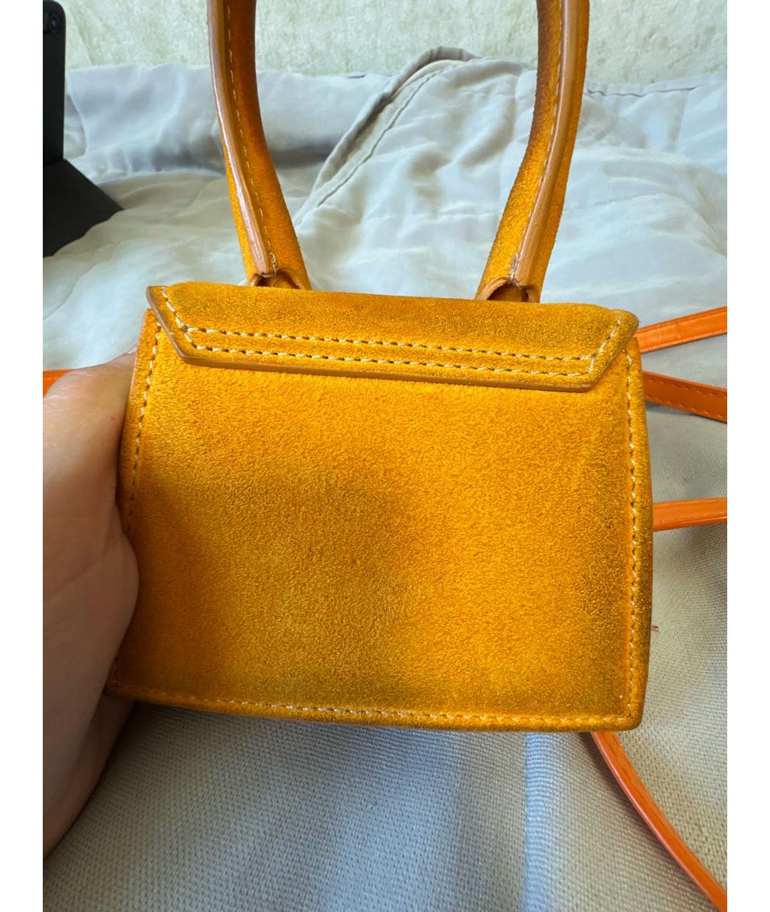 JACQUEMUS Оранжевая замшевая сумка с короткими ручками, фото 7
