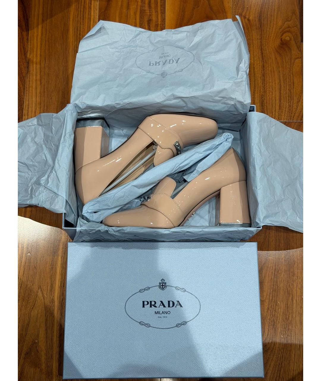 PRADA Бежевые туфли из лакированной кожи, фото 7
