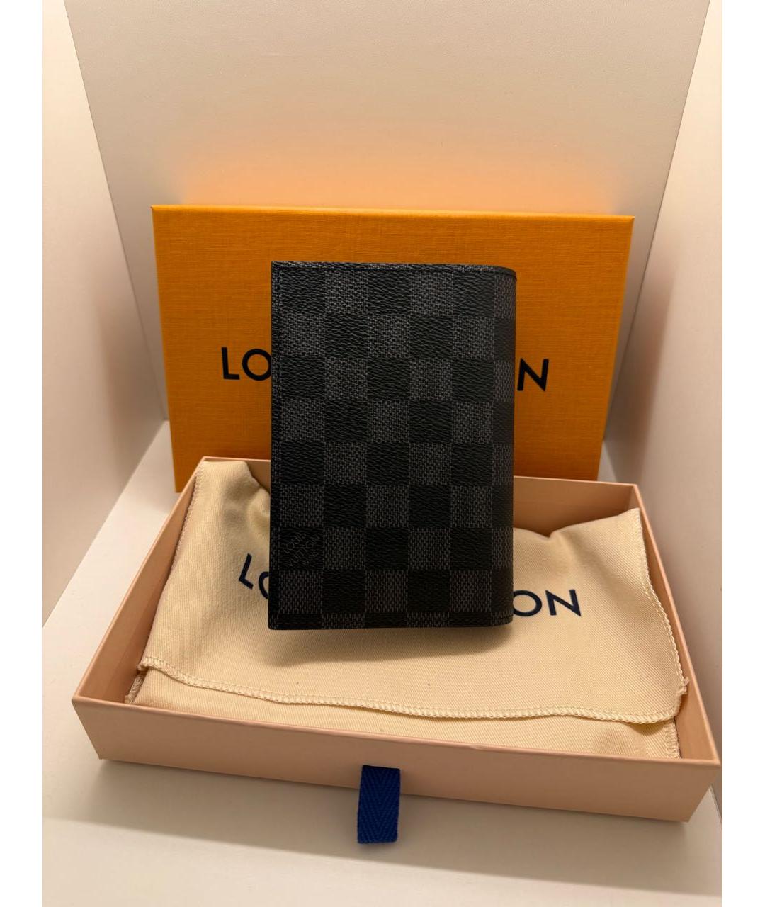 LOUIS VUITTON Черный кожаный кардхолдер, фото 2