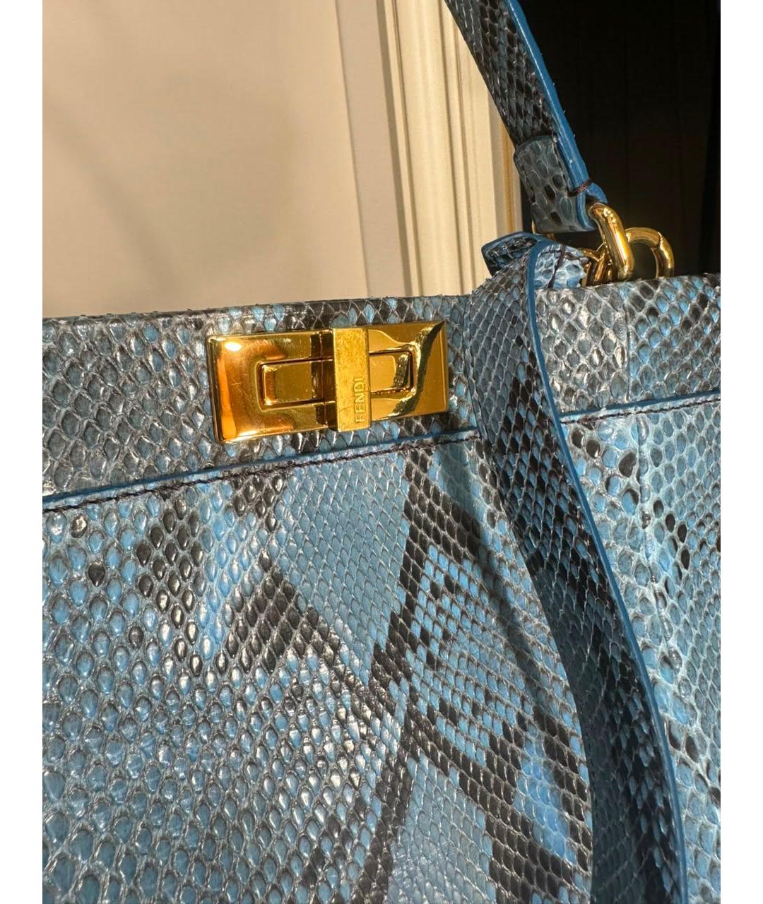 FENDI Голубая сумка с короткими ручками из экзотической кожи, фото 3