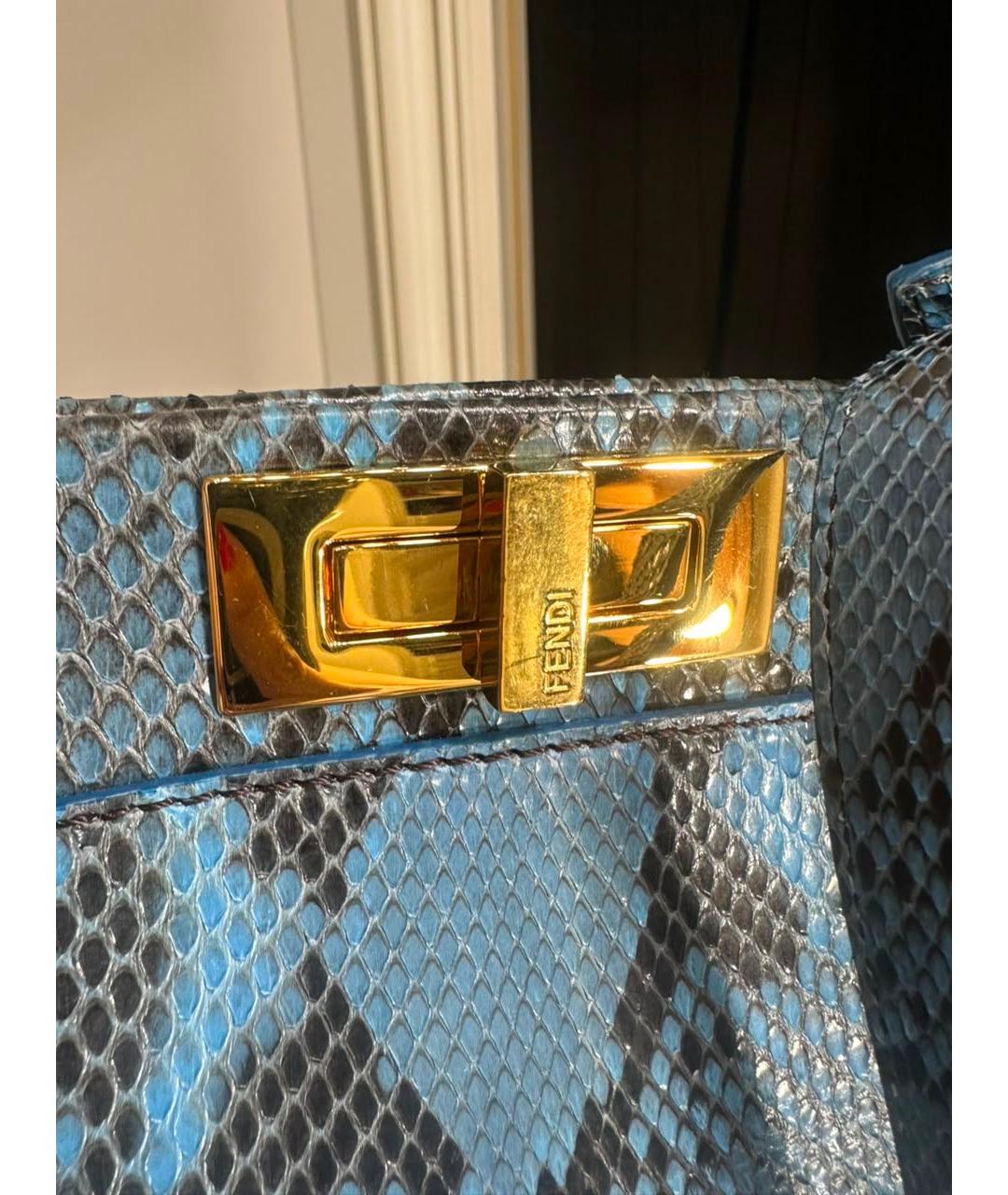 FENDI Голубая сумка с короткими ручками из экзотической кожи, фото 4