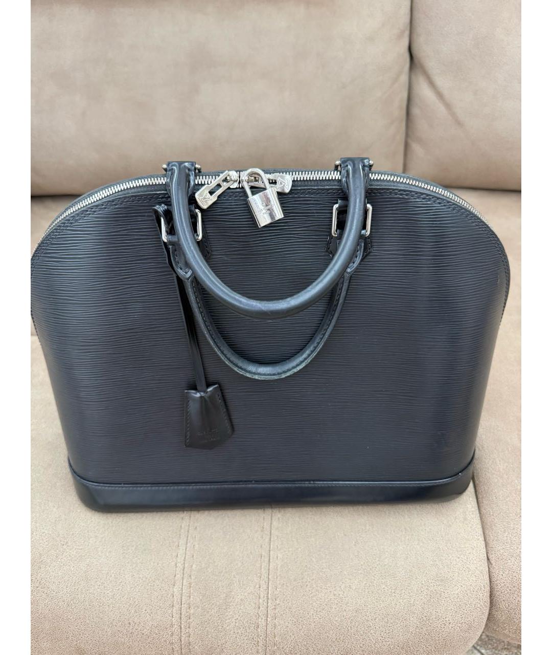 LOUIS VUITTON Черная кожаная сумка с короткими ручками, фото 9
