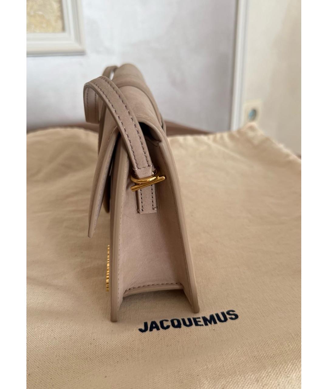 JACQUEMUS Бежевая замшевая сумка с короткими ручками, фото 4