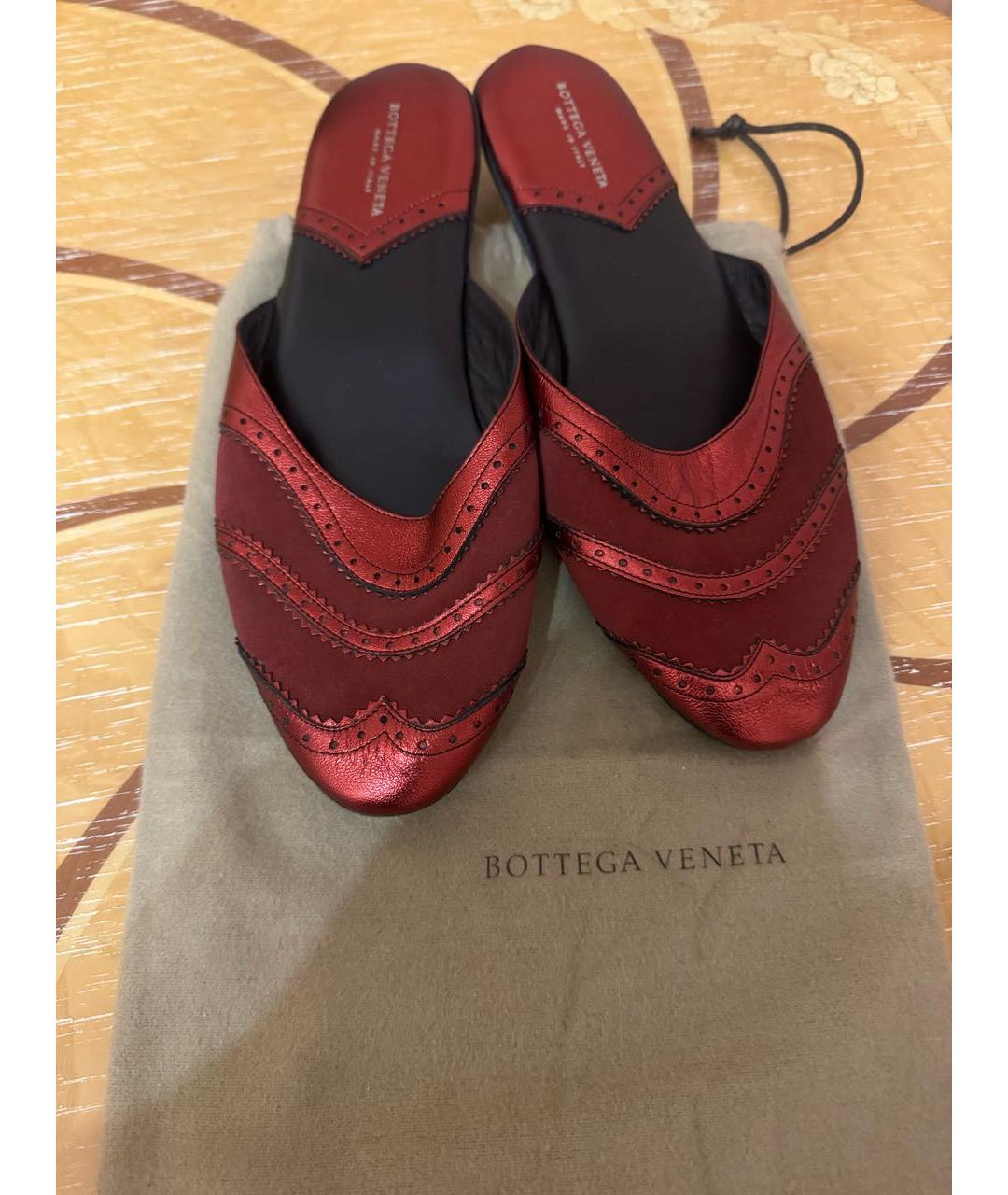 BOTTEGA VENETA Бордовые кожаные шлепанцы, фото 2
