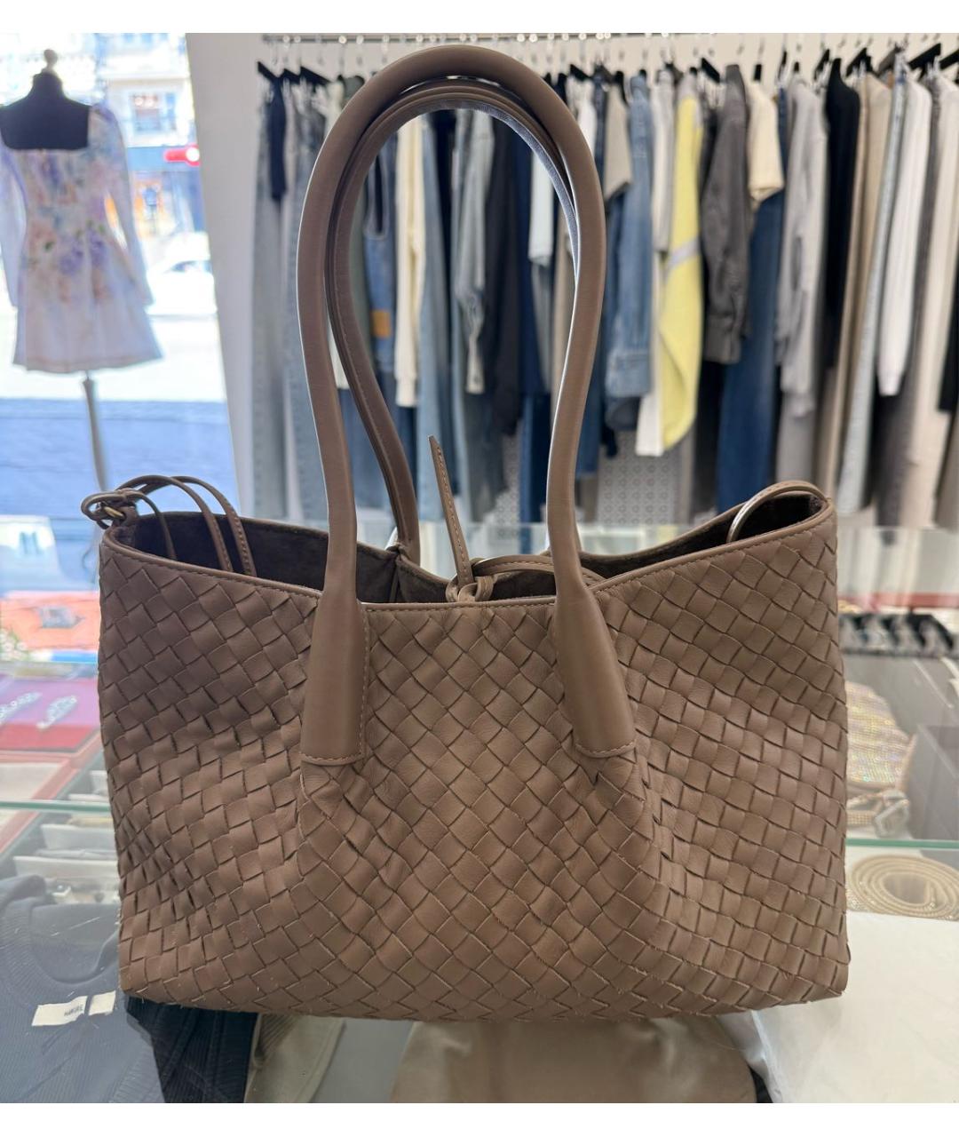 BOTTEGA VENETA Бежевая кожаная сумка тоут, фото 3
