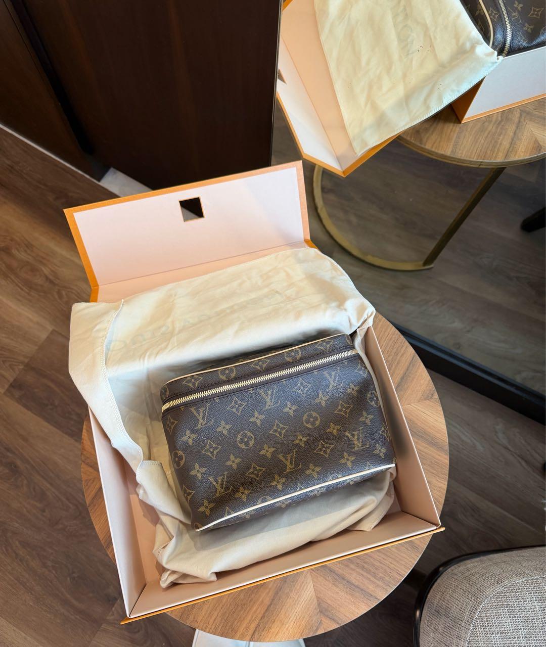 LOUIS VUITTON Коричневая кожаная косметичка, фото 4