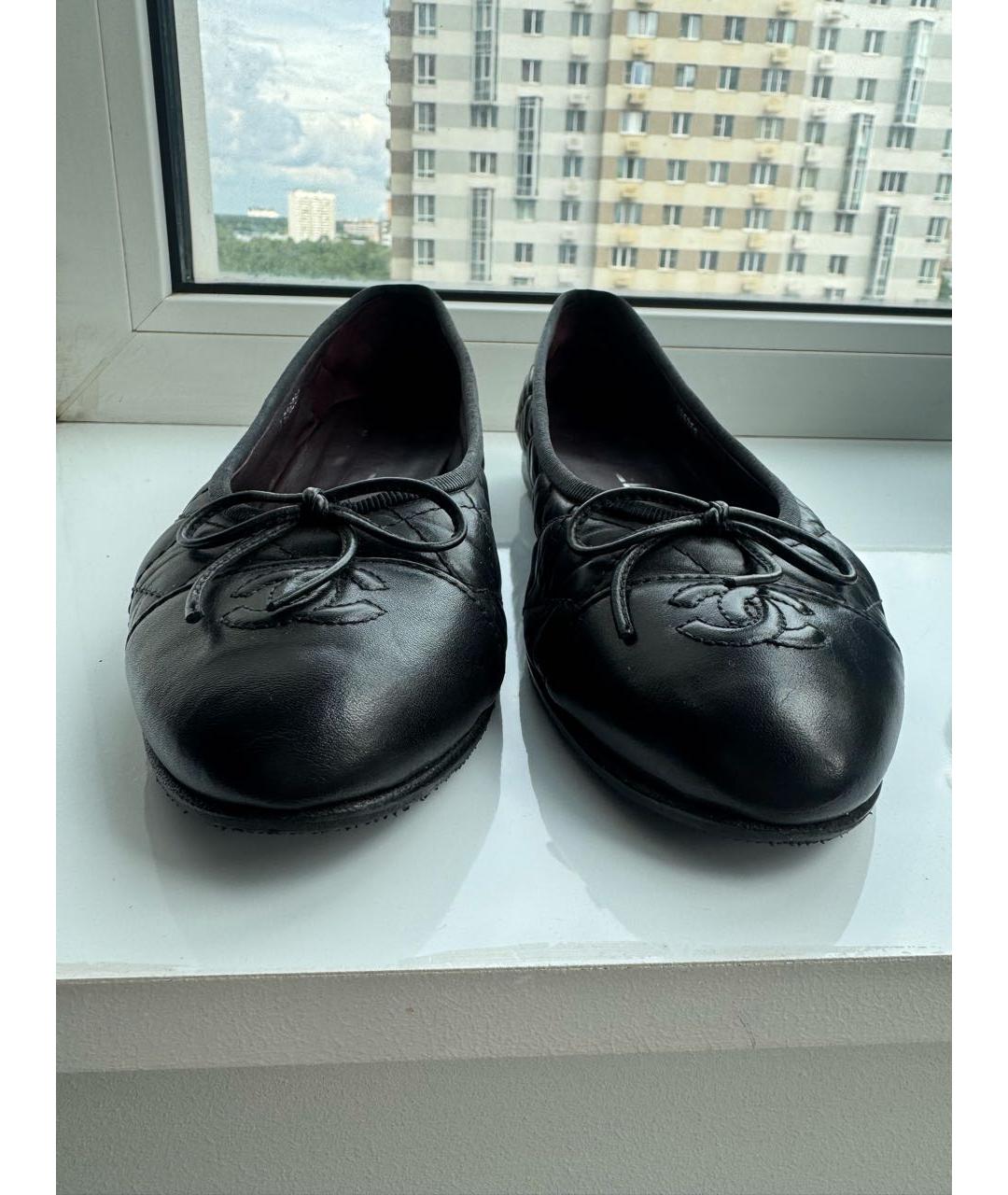CHANEL Черные кожаные балетки, фото 2