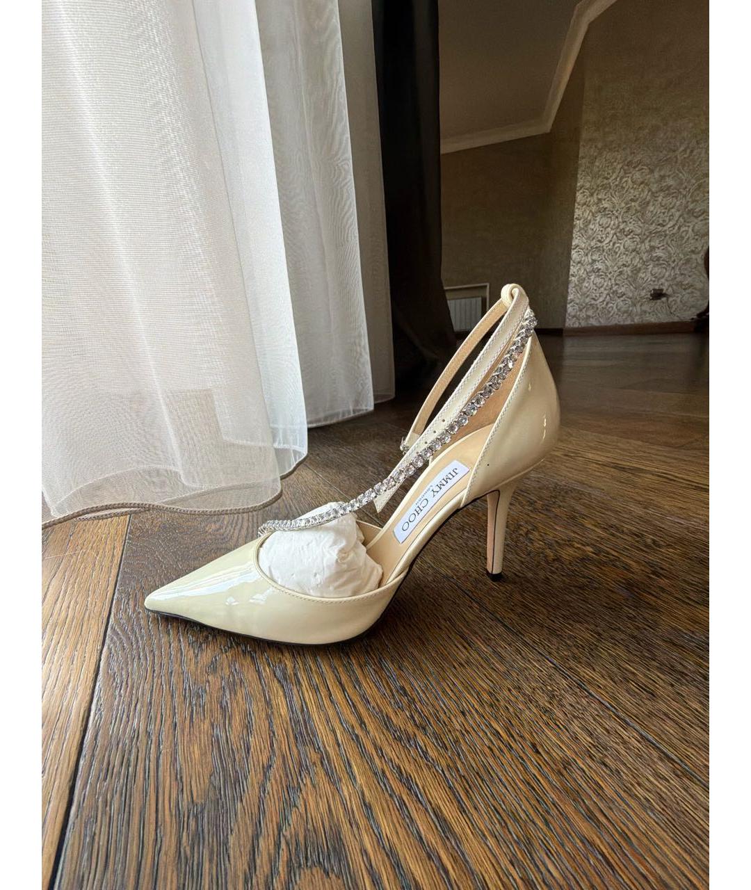 JIMMY CHOO Бежевые туфли из лакированной кожи, фото 5