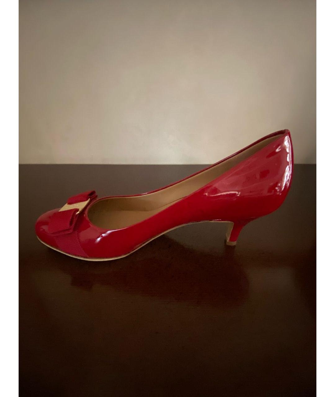 FERRAGAMO Бордовые туфли из лакированной кожи, фото 7