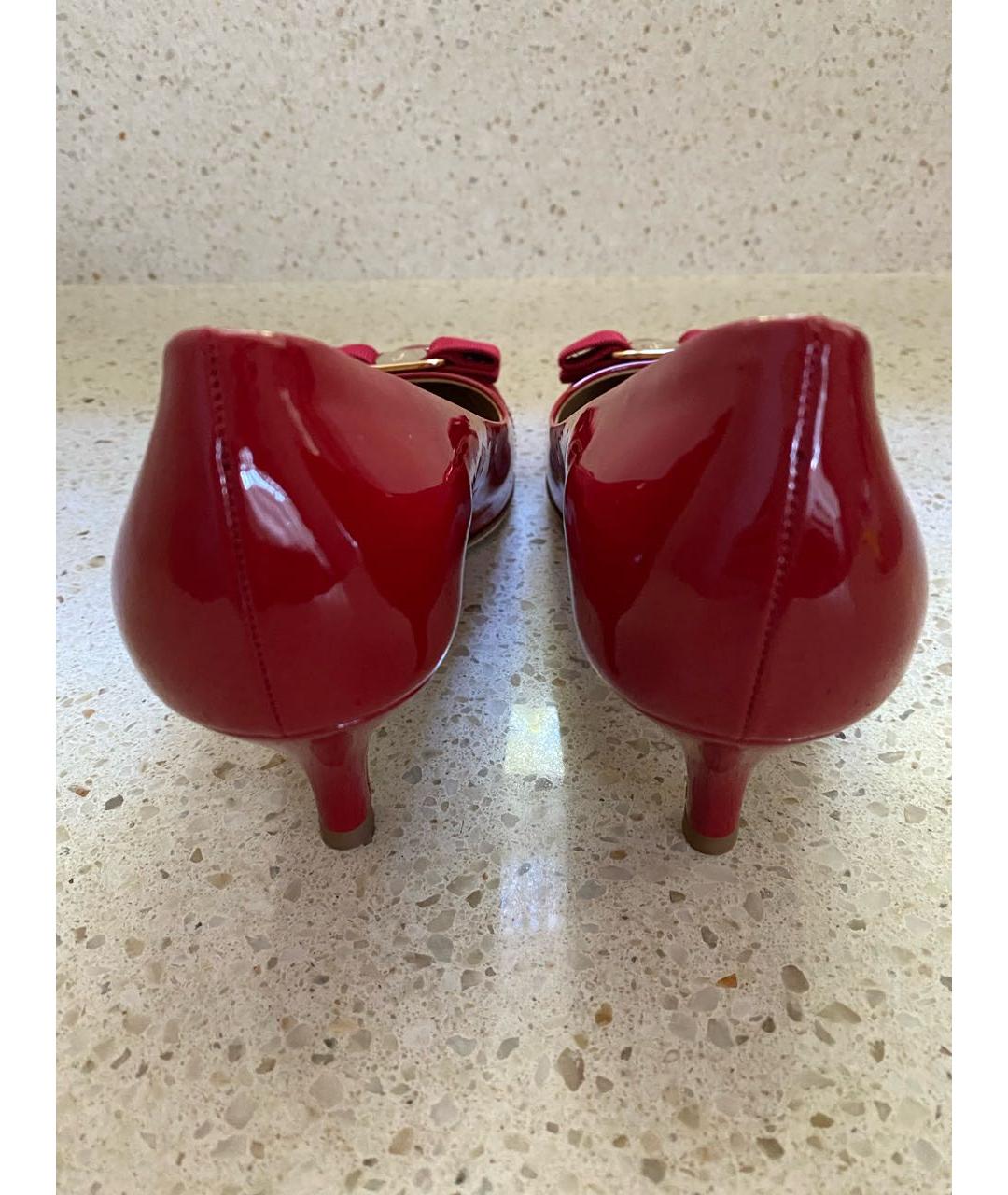 FERRAGAMO Бордовые туфли из лакированной кожи, фото 4