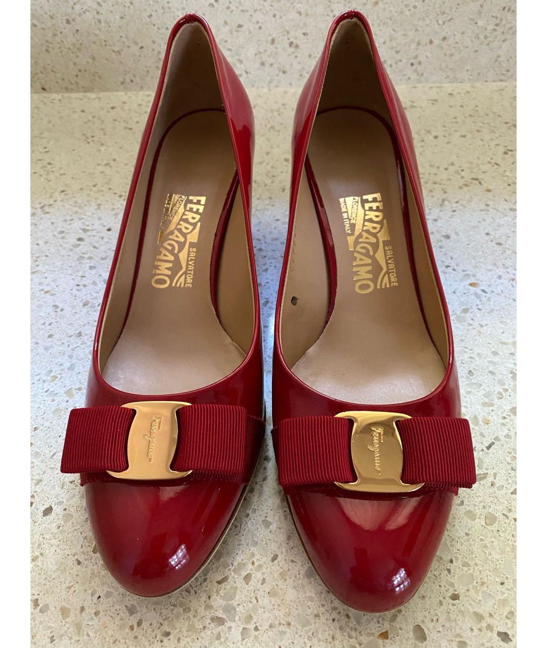 FERRAGAMO Бордовые туфли из лакированной кожи, фото 2