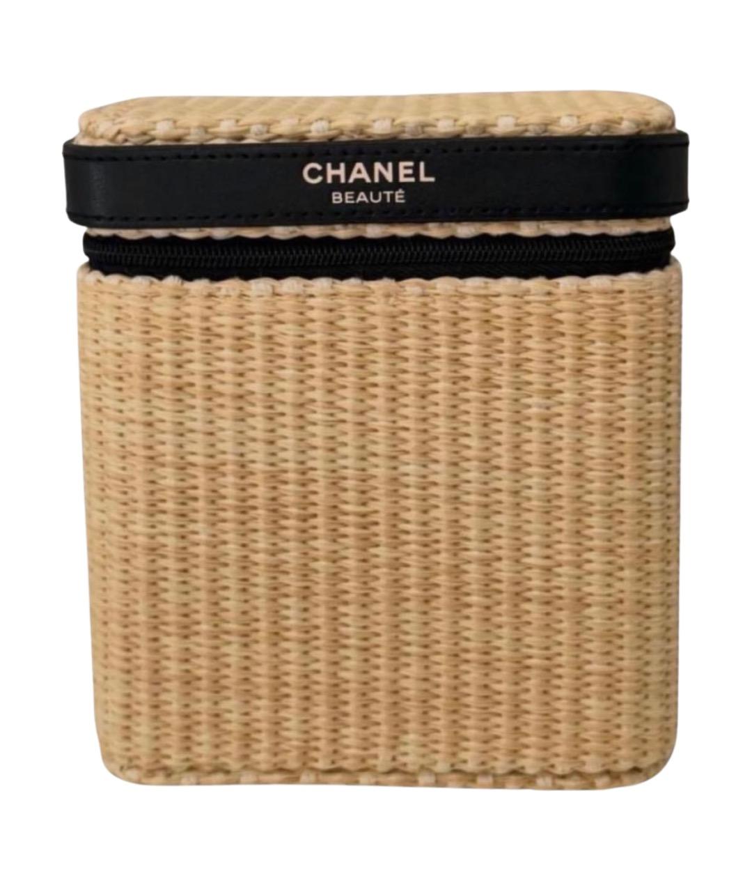 CHANEL Бежевая плетеная косметичка, фото 1